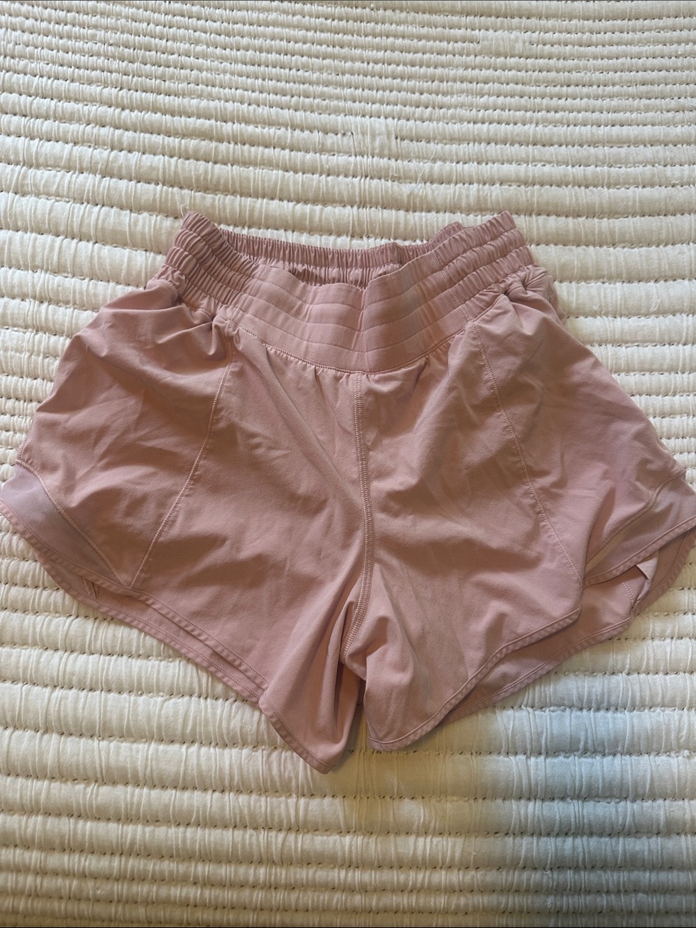 Hotty hot high-rise shorts 4” inseam